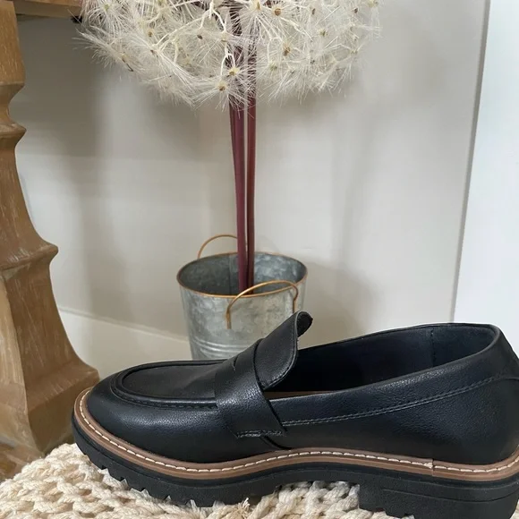 Falls Creek Black Leather Penny Loafers with Lug Sole - Picture 3 of 7